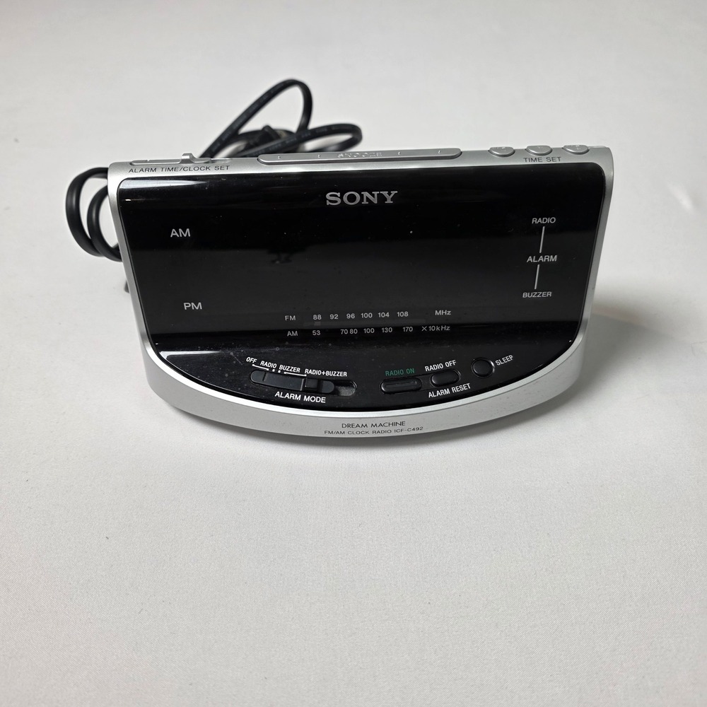 Sony Dream Machine Alarm Clock Silver AM FM Radio Large Digital Display ICF-C492